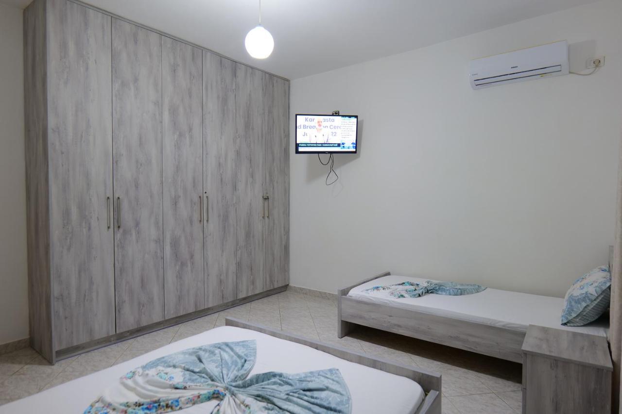 Hotel Panorama Piqeras Εξωτερικό φωτογραφία