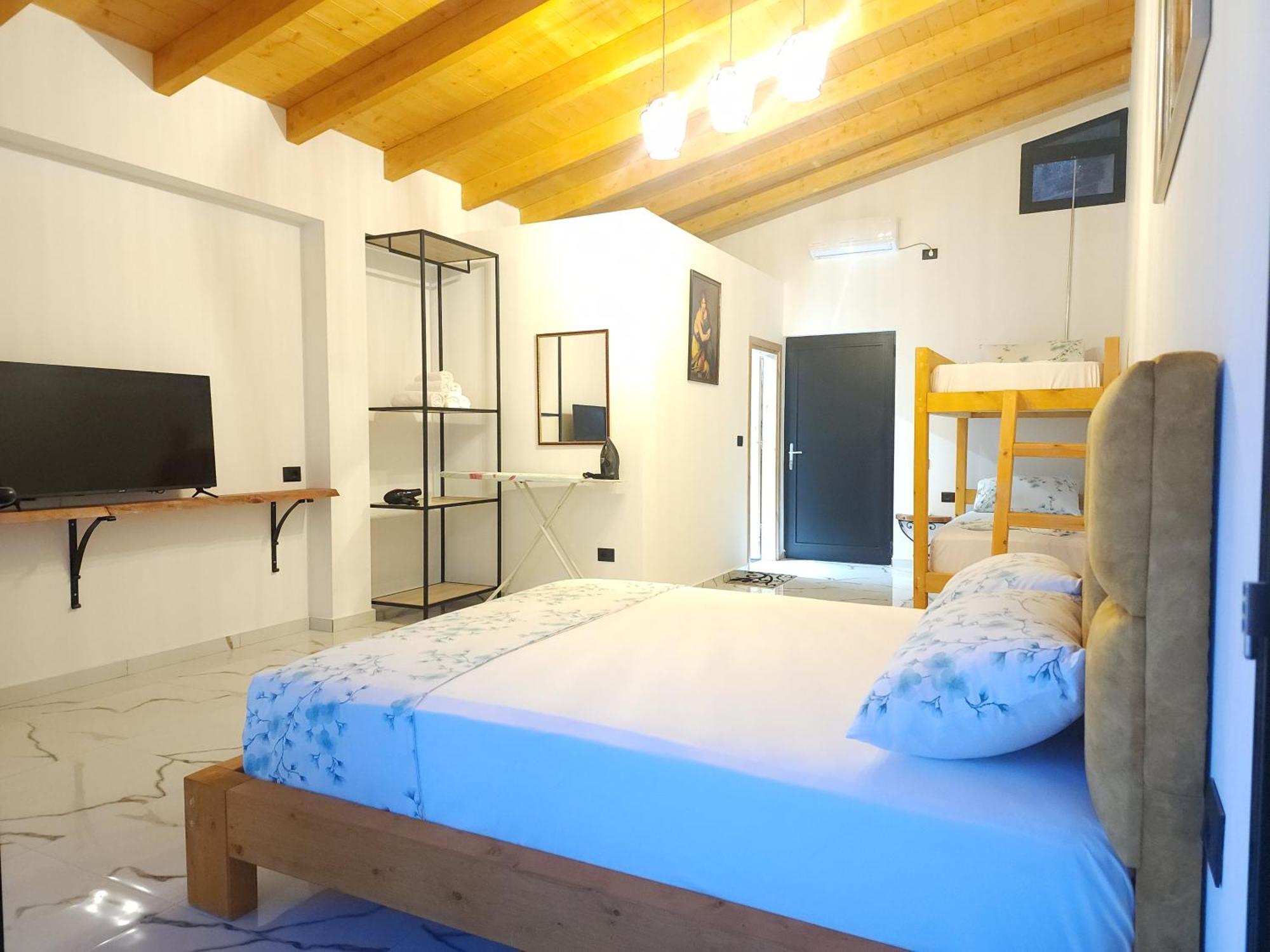 Hotel Panorama Piqeras Εξωτερικό φωτογραφία