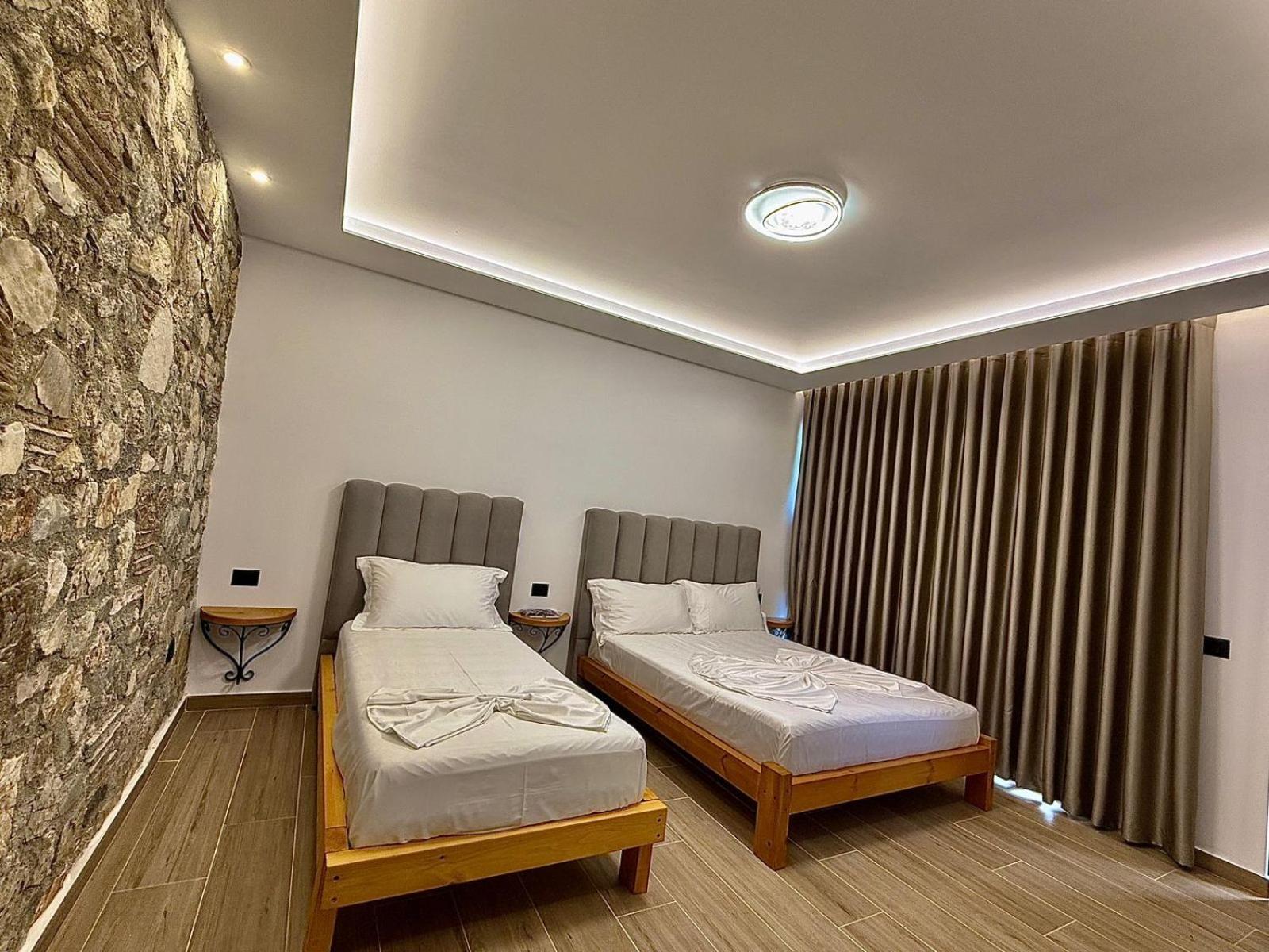 Hotel Panorama Piqeras Εξωτερικό φωτογραφία